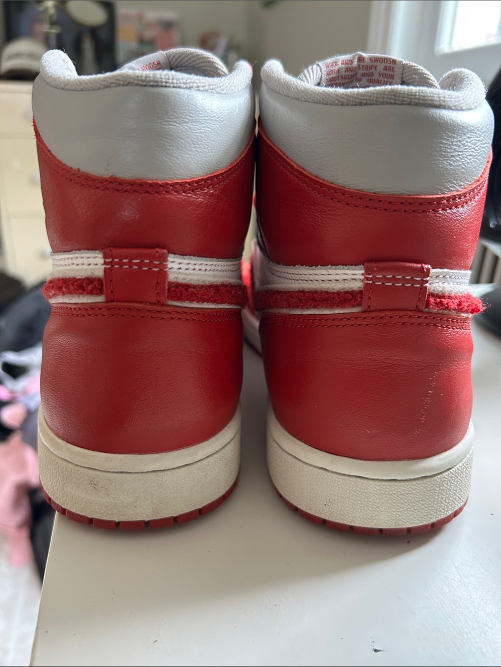 Air Jordan 1 Retro High OG - Red & White - Picture 6 of 6